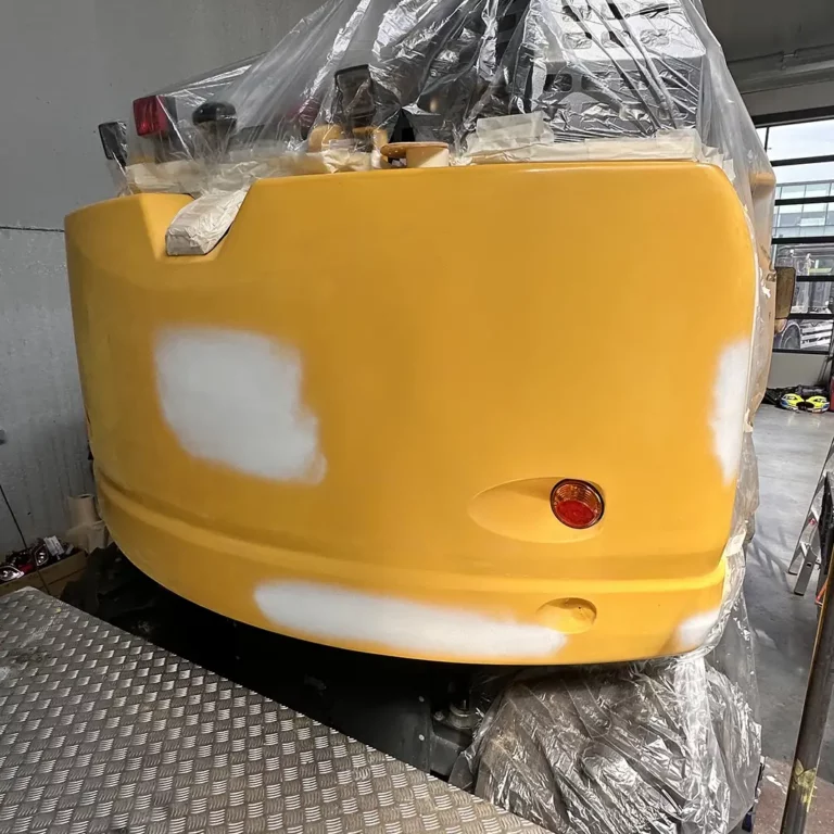 Remise en état carrosserie grue Komatsu