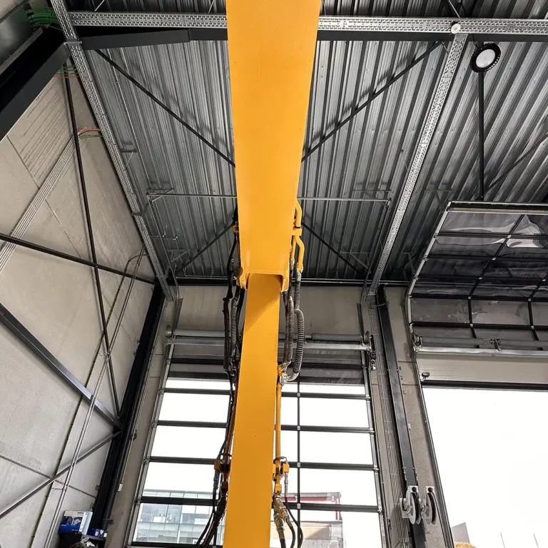 Remise en état carrosserie grue Komatsu