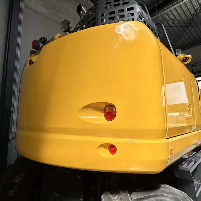 Remise en état carrosserie grue Komatsu